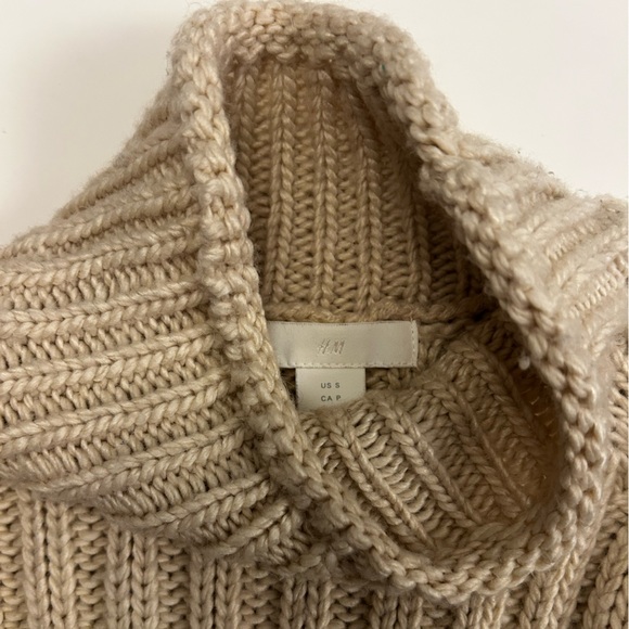 H&M Chunky Knit turtle neck sweater (beige) - Picture 3 of 3